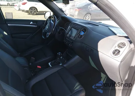 2016 Volkswagen Tiguan R-Line z USA, uszkodzony, nr VIN WVGAV7AX2GW074002